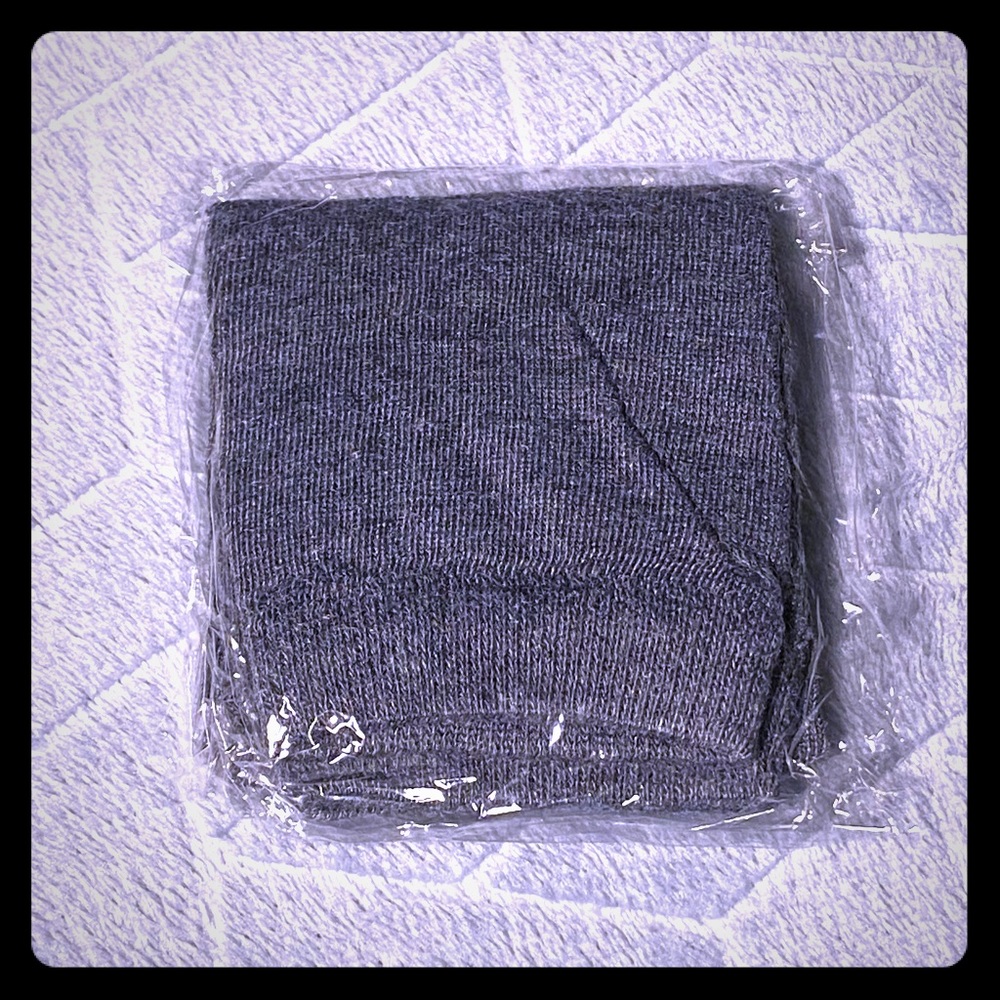 ✨NEW✨ Gray Fingerless Arm Warmer W/ Thumb Holes